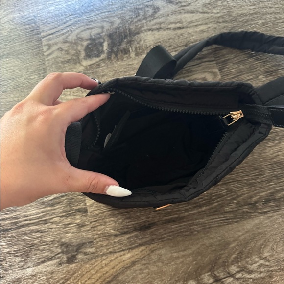 • marc jacob crossbody - Picture 3 of 3